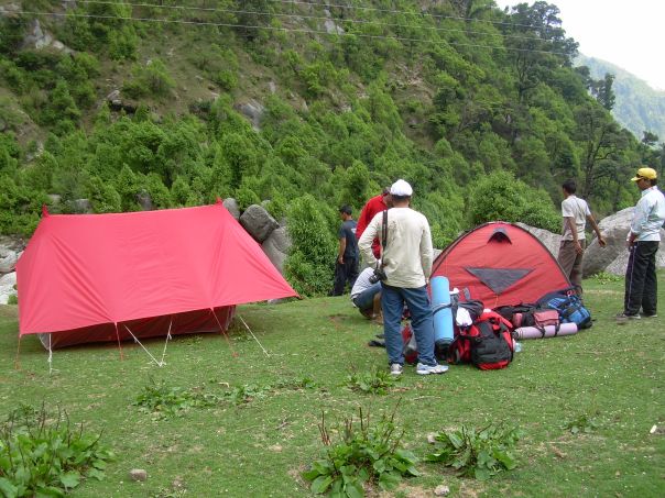 Pitching tents at chandrela campsite